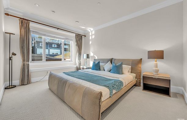 3369 Puget Drive Arbutus