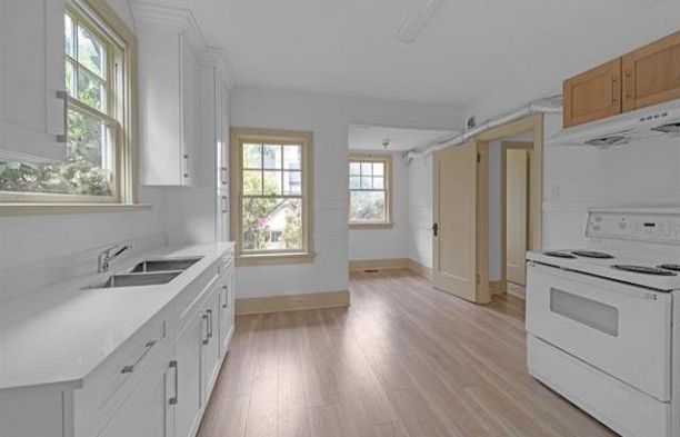 5030 Blenheim Street MacKenzie Heights