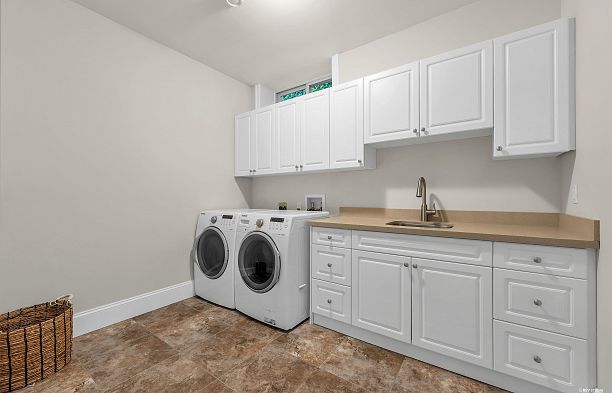 3369 Puget Drive Arbutus