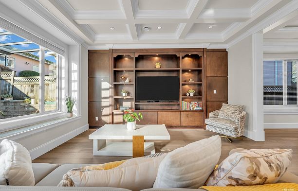 3369 Puget Drive Arbutus