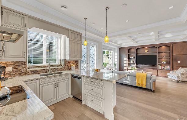 3369 Puget Drive Arbutus