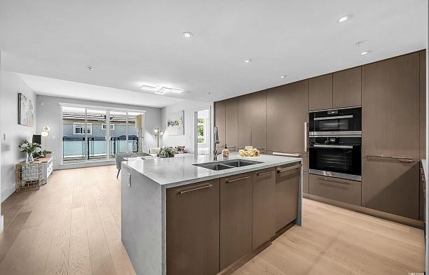 204 2089 W 43rd Avenue Kerrisdale