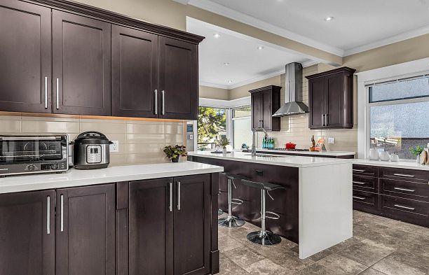 4072 Ontario Street Main