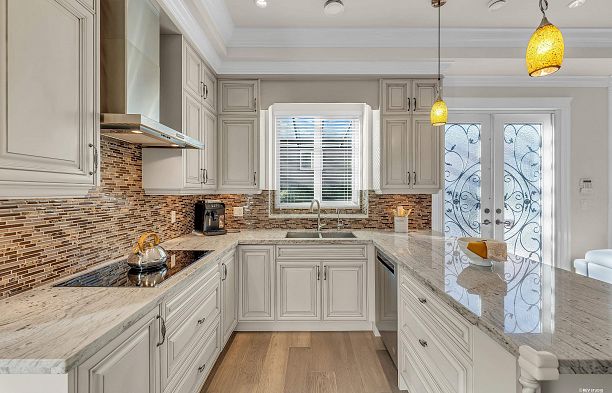 3369 Puget Drive Arbutus