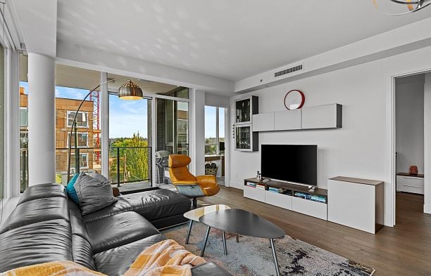 312 2118 W 15th Avenue Kitsilano