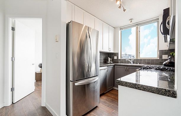 1102 1316 W 11th Avenue Fairview VW