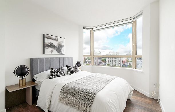 1102 1316 W 11th Avenue Fairview VW