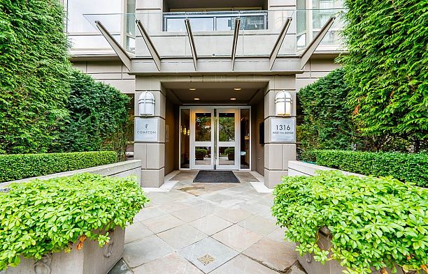 1102 1316 W 11th Avenue Fairview VW