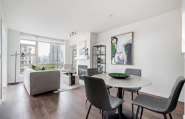 1102 1316 W 11th Avenue Fairview VW