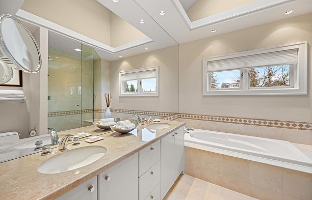 2722 W 31st Avenue MacKenzie Heights