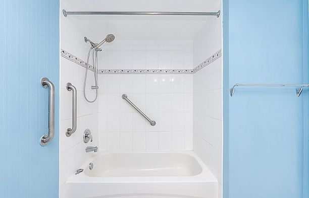 211 2101 Mcmullen Avenue Quilchena