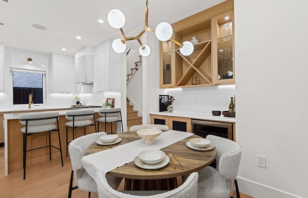 1 4549 W 11th Avenue Point Grey