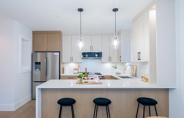 A 2735 W 8th Avenue Kitsilano