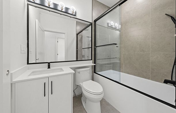 279 E 48th Avenue Main