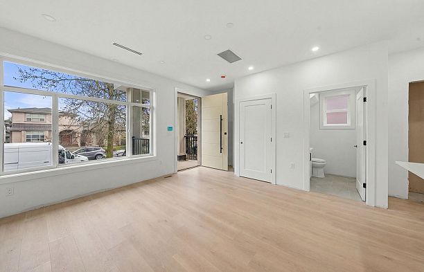 279 E 48th Avenue Main