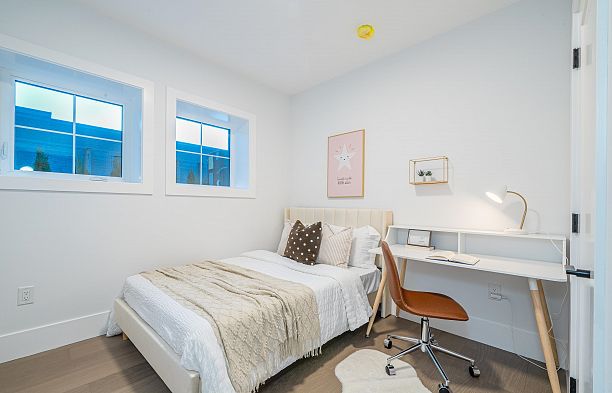 A 2735 W 8th Avenue Kitsilano