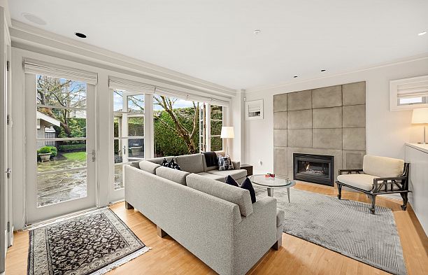 2722 W 31st Avenue MacKenzie Heights