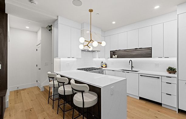 2 4549 W 11th Avenue Point Grey