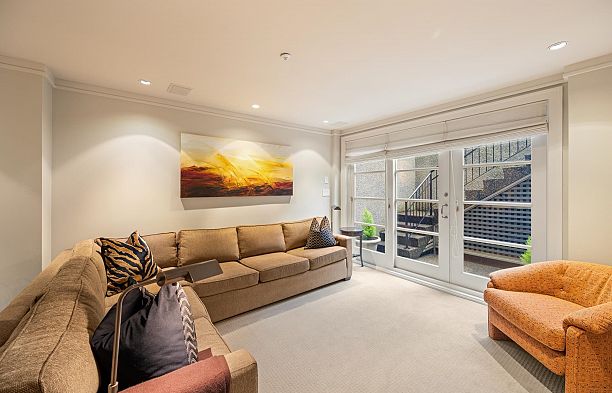 2722 W 31st Avenue MacKenzie Heights