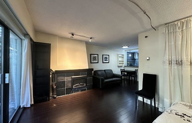 318 2320 W 40th Avenue Kerrisdale