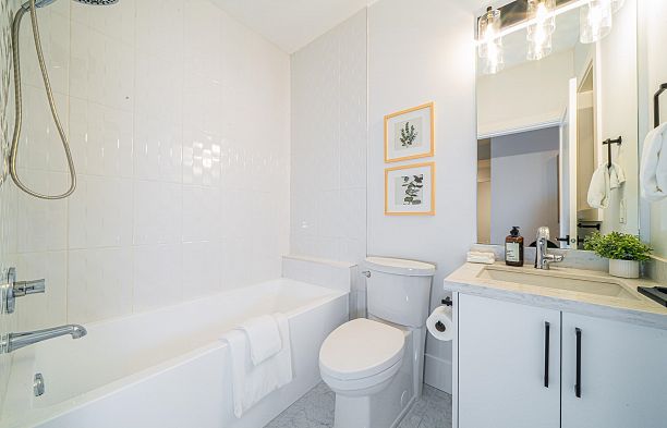 A 2735 W 8th Avenue Kitsilano