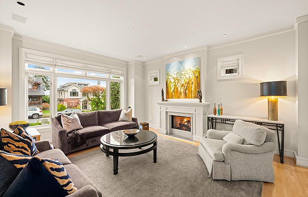 2722 W 31st Avenue MacKenzie Heights