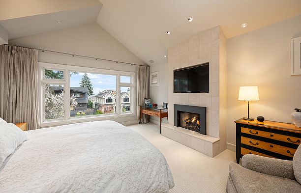 2722 W 31st Avenue MacKenzie Heights