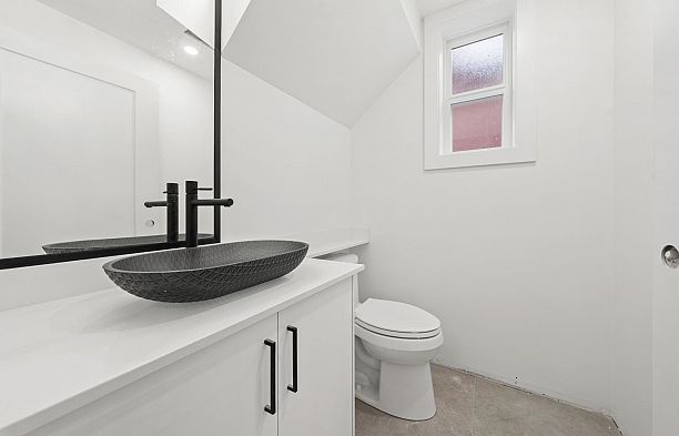 279 E 48th Avenue Main