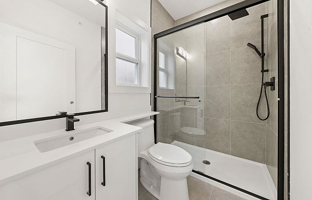 279 E 48th Avenue Main