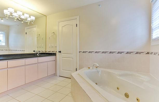 2868 W 36th Avenue MacKenzie Heights