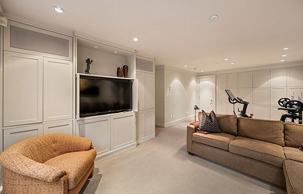 2722 W 31st Avenue MacKenzie Heights