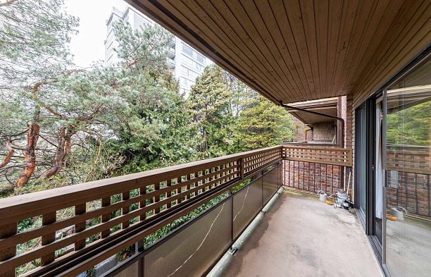 318 2320 W 40th Avenue Kerrisdale