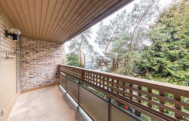 318 2320 W 40th Avenue Kerrisdale