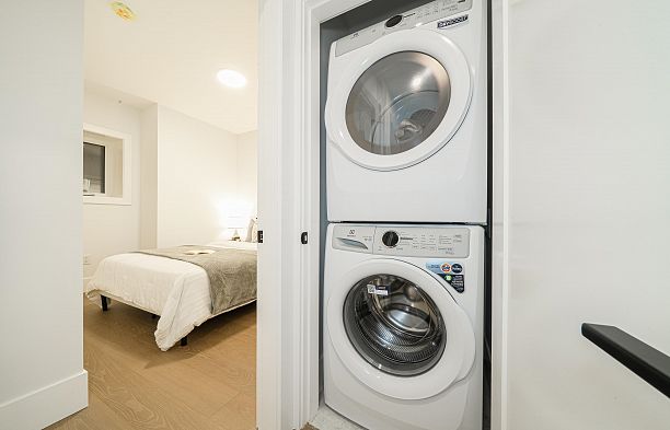 A 2735 W 8th Avenue Kitsilano