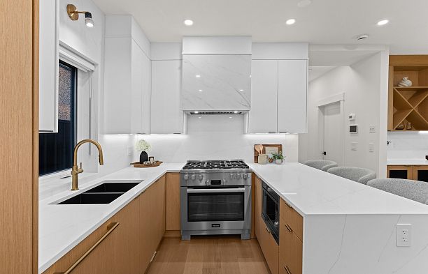 1 4549 W 11th Avenue Point Grey