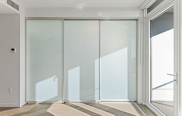 606 8415 Granville Street S.W. Marine