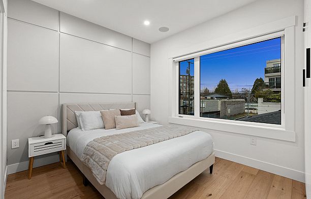 2 4549 W 11th Avenue Point Grey