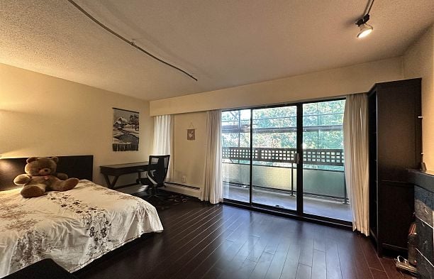 318 2320 W 40th Avenue Kerrisdale