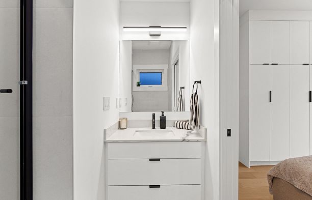 1 4549 W 11th Avenue Point Grey