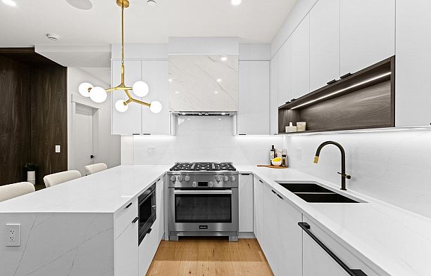 2 4549 W 11th Avenue Point Grey