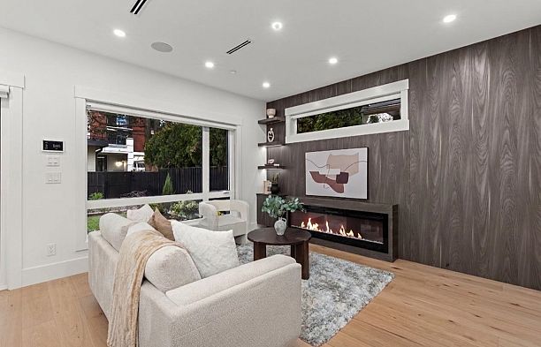 2 4549 W 11th Avenue Point Grey