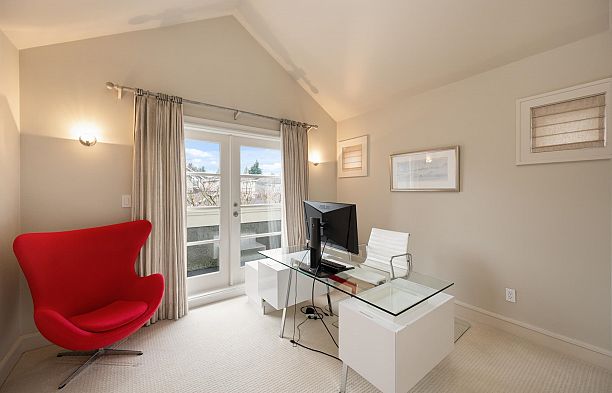 2722 W 31st Avenue MacKenzie Heights