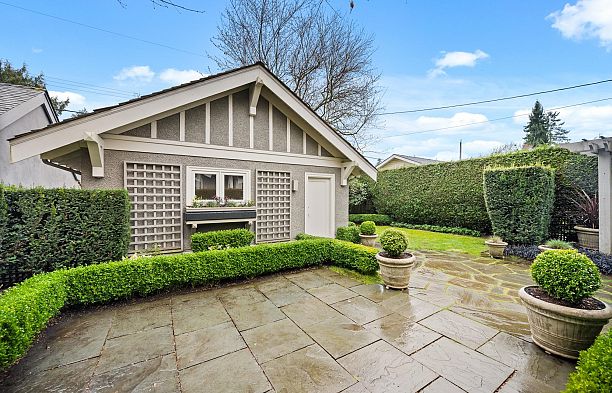 2722 W 31st Avenue MacKenzie Heights