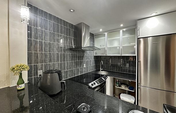 318 2320 W 40th Avenue Kerrisdale