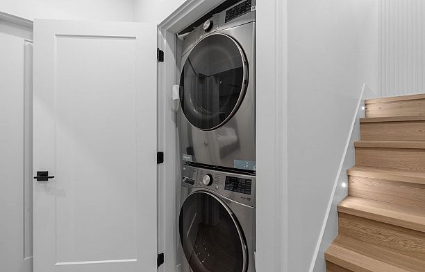 2 4549 W 11th Avenue Point Grey