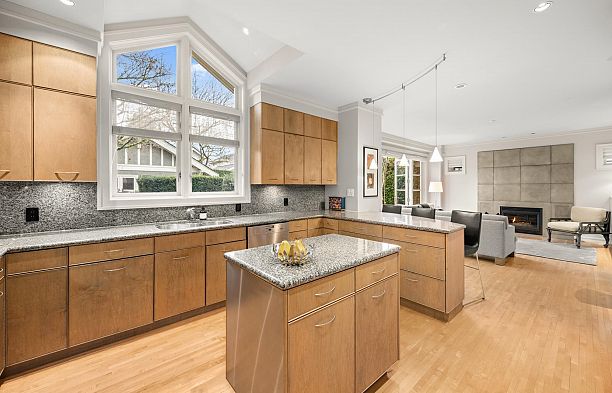 2722 W 31st Avenue MacKenzie Heights