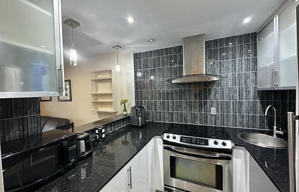 318 2320 W 40th Avenue Kerrisdale