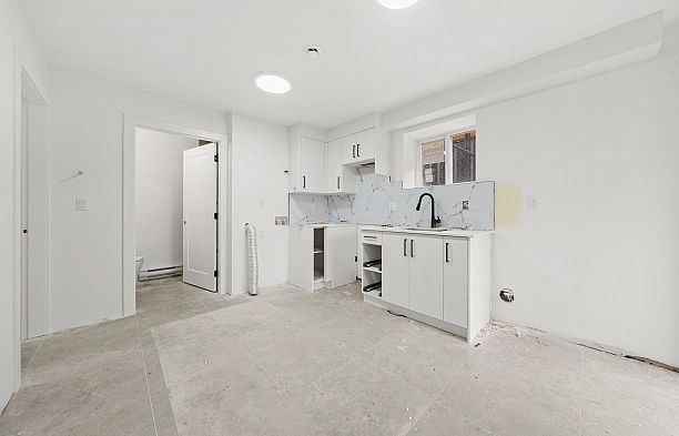 279 E 48th Avenue Main