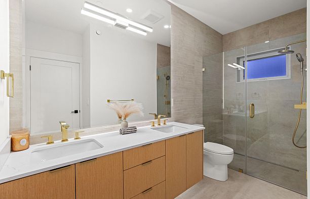 1 4549 W 11th Avenue Point Grey