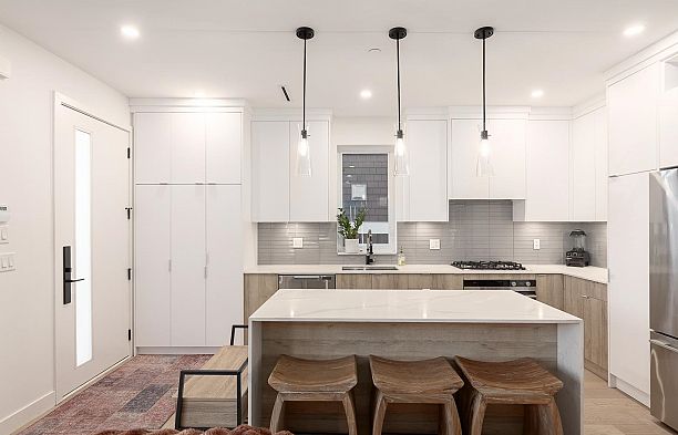 4372 W 13th Avenue Point Grey